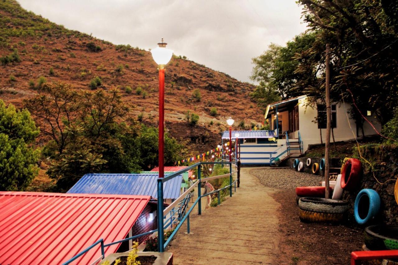 The Stream Side Hostel Мусори Екстериор снимка